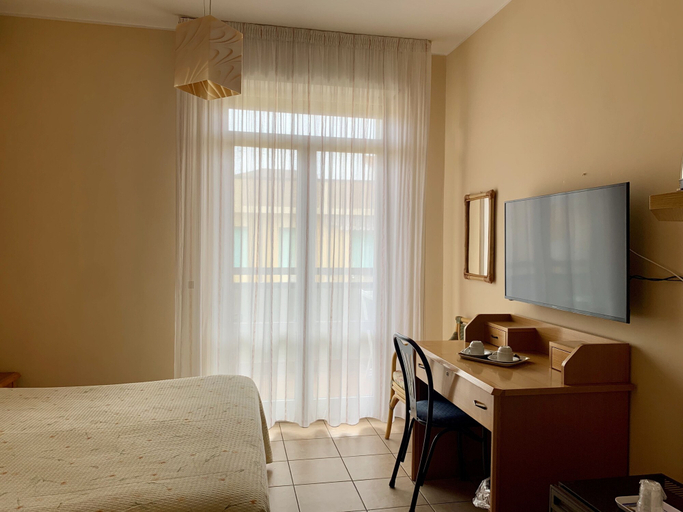 Bedroom 3, Hotel La Pergola, Teramo