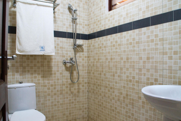 Bathroom 4, Sheron Hotel, Kampala