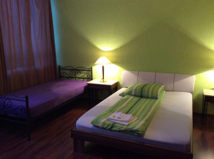 Bedroom 4, Hotel-12-Apostel, Pforzheim