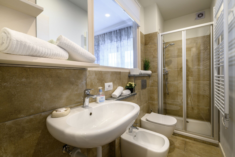 Bathroom 4, Bernina Express Eco Rooms&Breakfast, Sondrio