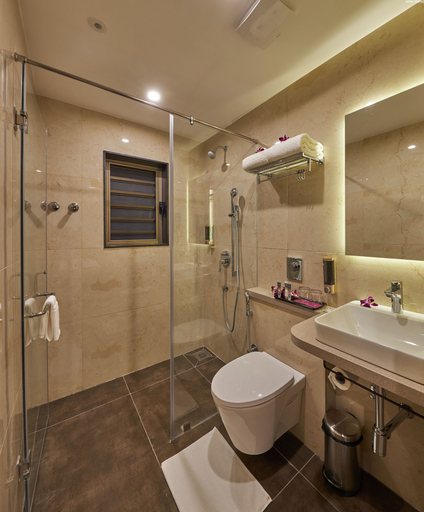 Bathroom 4, Regenta Inn Grand ORR Mahadevapura, Bangalore