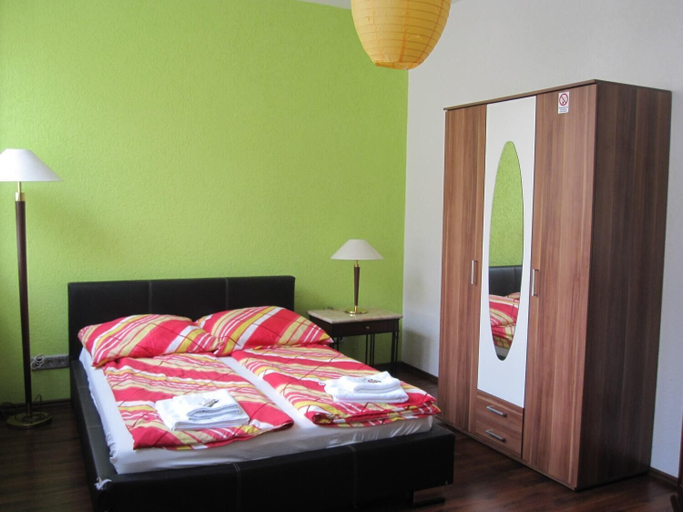 Bedroom 2, Hotel-12-Apostel, Pforzheim