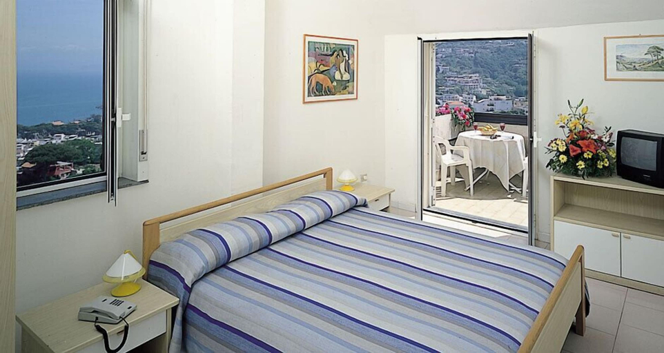 Bedroom 2, Suisse Thermal Village, Napoli