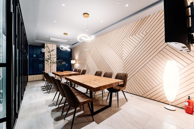 Food & Drinks 5, Hotels One, Wanju