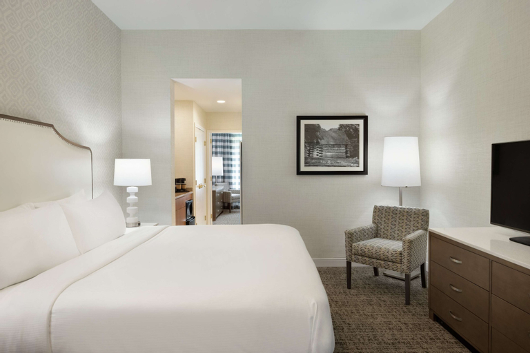 Bedroom 3, Embassy Suites by Hilton Philadelphia Valley Forge, Chester