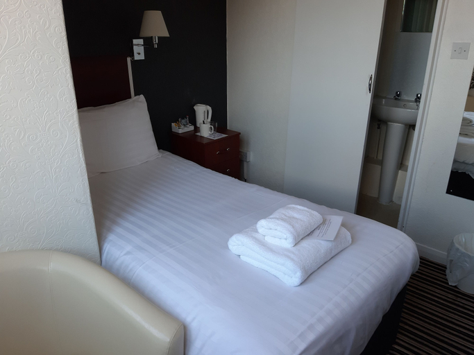 Bedroom 4, North Parade Seafront Accommodation, Lincolnshire
