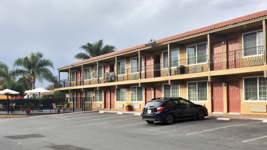 Exterior & Views 2, Motel 6 San Diego, CA - Southbay, San Diego