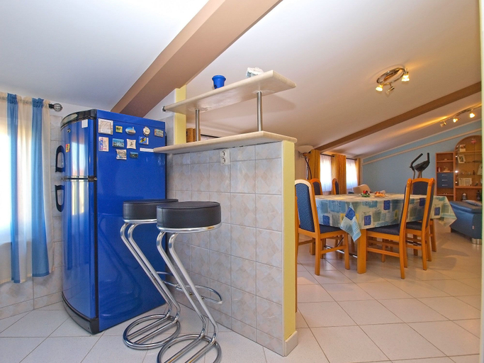 Others 4, Apartment 1436, Pula