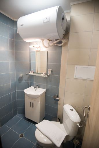 Bathroom 4, Court Inn, Panagyurishte