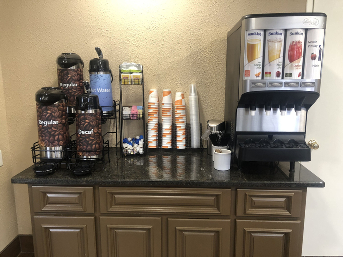 Food & Drinks 5, Comfort Inn Indianapolis South, Indianapolis