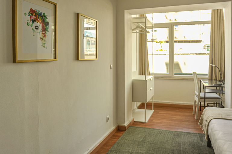 Others 4, My Fair Lisbon -modern flat with elevator in central Lisbon, Lisbon