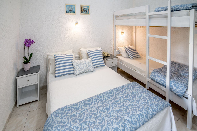 Bedroom 2, Roxani Hotel, Crete