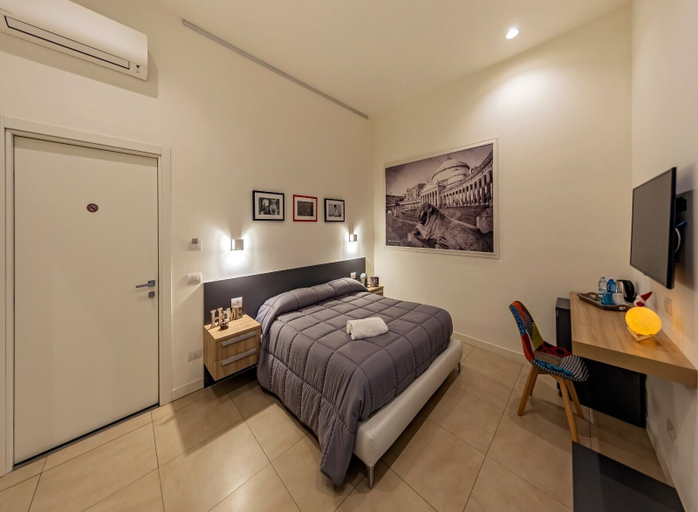 Bedroom 4, Napoli Squares Suites, Napoli
