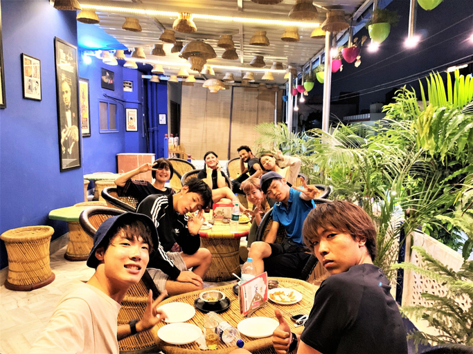 Food & Drinks