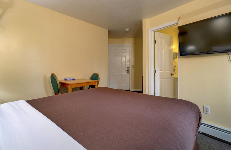 Bedroom 4, Classic Inn, York