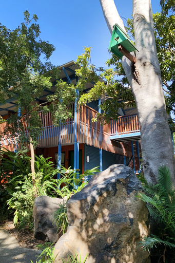 Exterior & Views 2, Magnums Airlie Beach, Whitsunday