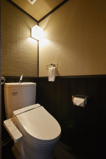 Bathroom 4, Rinn Fushimiinari, Kyoto
