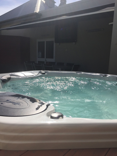 Sport & Beauty 5, The Lighthouse Hotel, Central Coast - Pt A