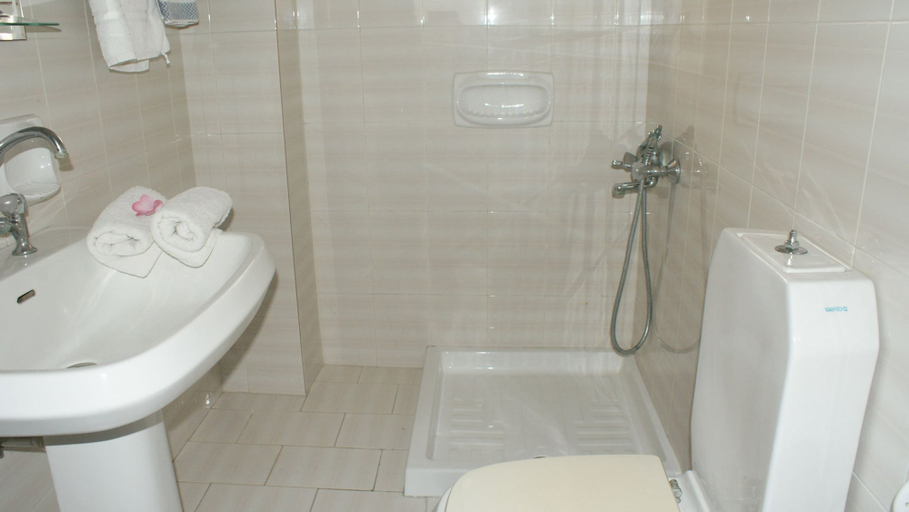 Bathroom 3, Roxani Hotel, Crete