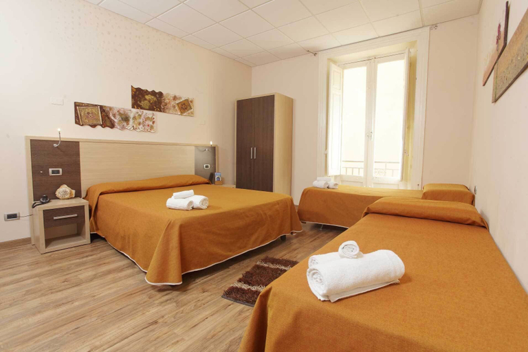 Bedroom 4, Albergo Maccotta, Trapani
