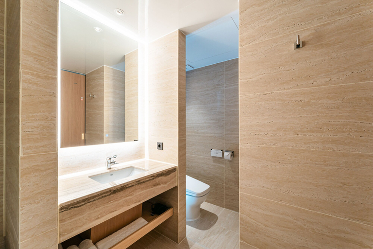 Bathroom 4, Hotels One, Wanju