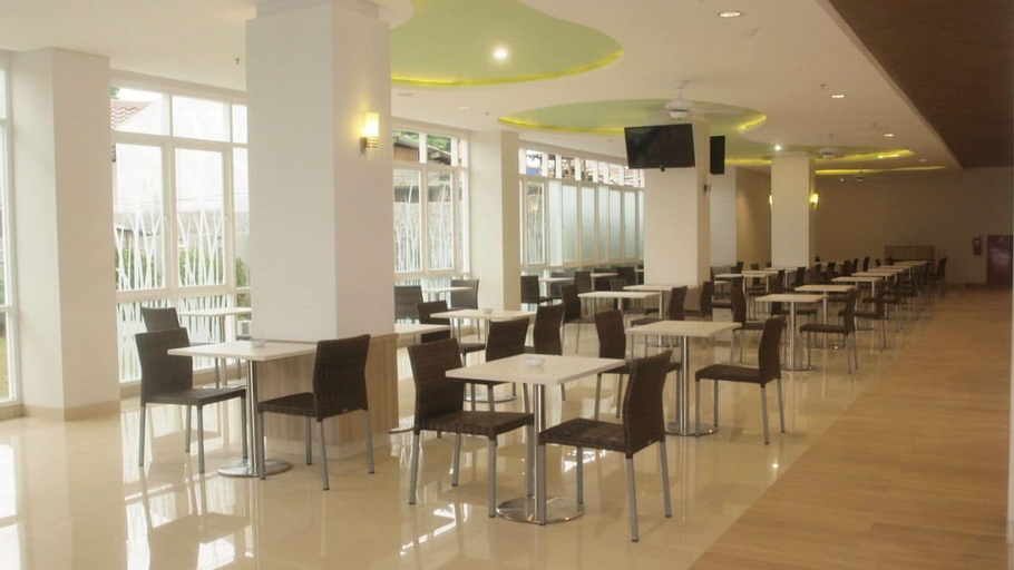 Food & Drinks 4, IZI Hotels, Bogor