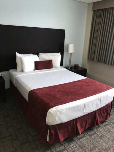 Bedroom 3, Hotel UMass, Hampshire
