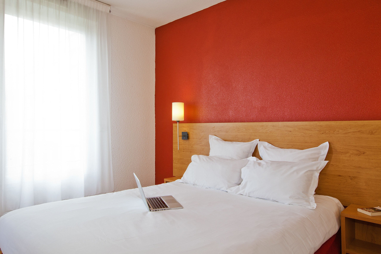 Bedroom 3, Séjours & Affaires Lyon Saint-Nicolas, Rhône