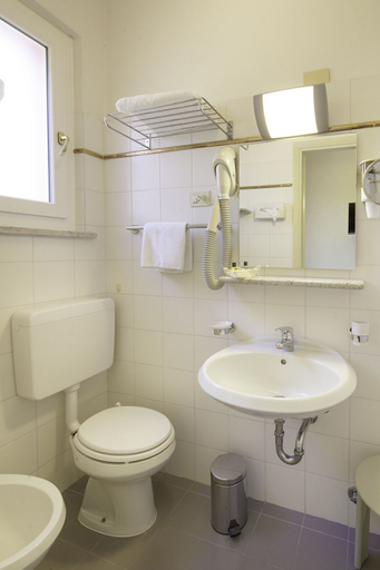 Bathroom 5, Park Hotel Fantoni, Parma