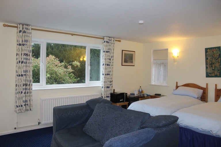 Bedroom 2, Courtlands Nurseries B&B, East Sussex
