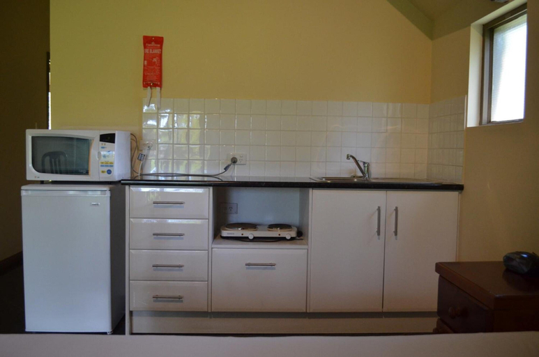 Others 5, Hahndorf Motel, Adelaide