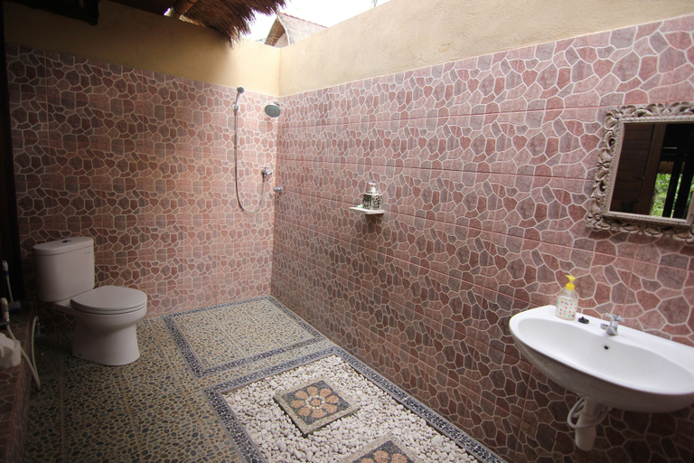 Bathroom 4, Secret Point Huts, Klungkung