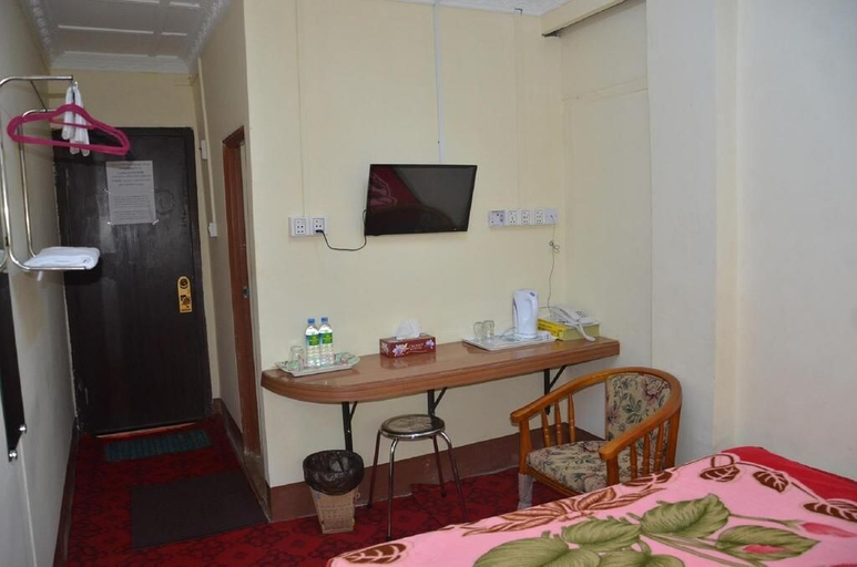 Bedroom 4, Tha Ha Zar Ta Hotel, Mandalay