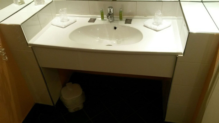Bathroom 4, Hôtel le Saint-Aubin, Seine-Maritime