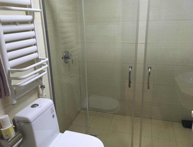 Bathroom 4, Overseas Tibetan Hotel, Gannan Tibetan