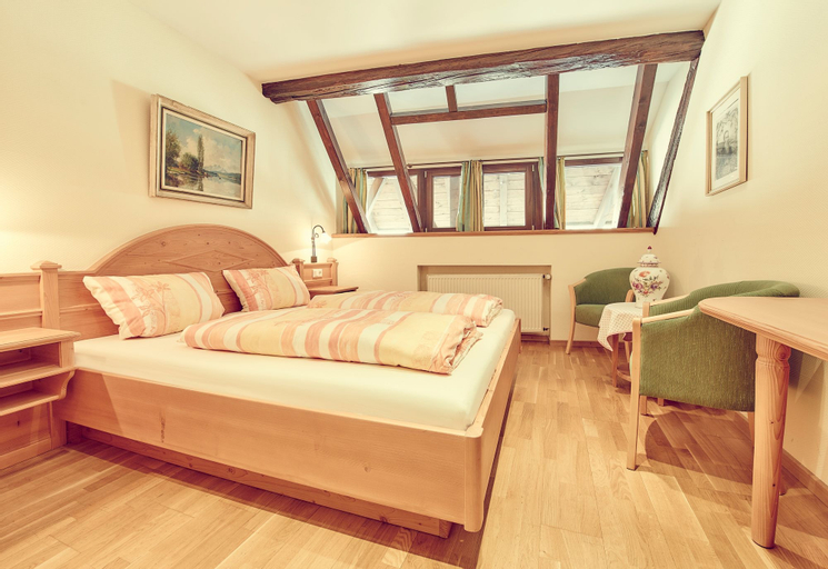 Bedroom 4, Hotel Landgasthof zur Sonne, Waldshut