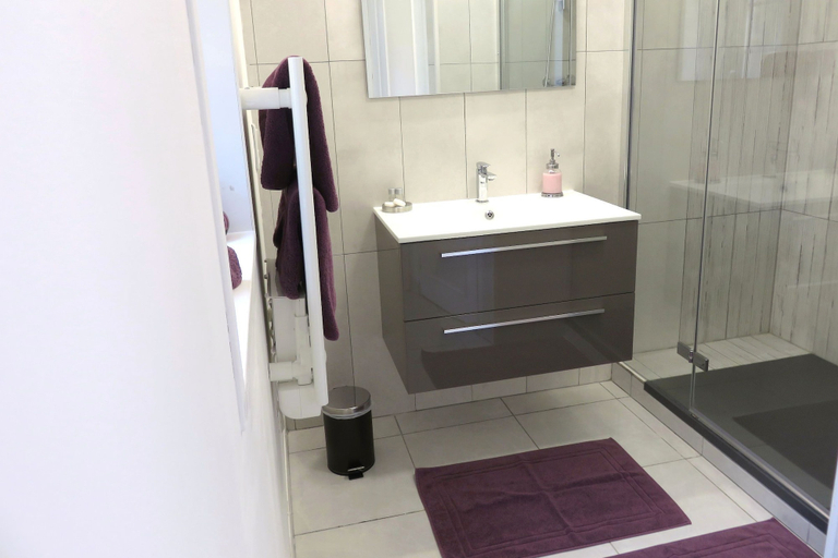 Bathroom 5, Le Manoir de Placy - Bed and Breakfast, Calvados