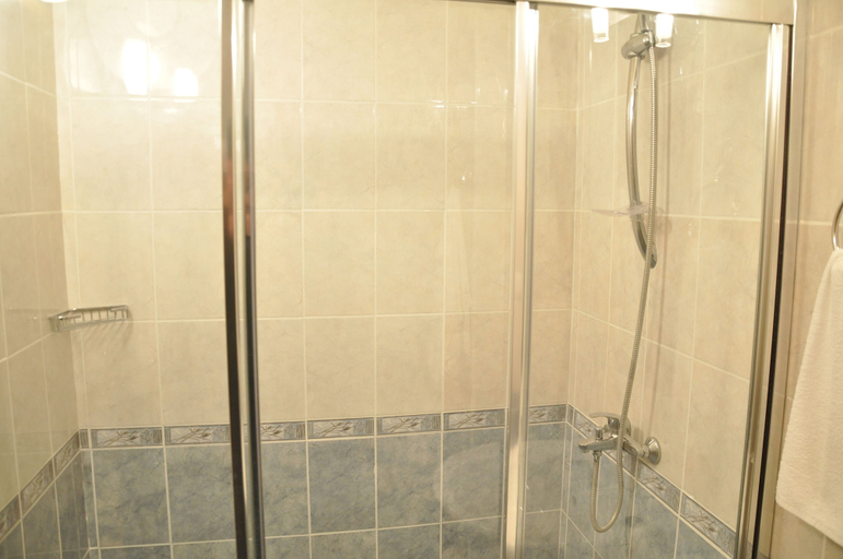 Bathroom 4, Sunny Holiday Apartments, Nesebar