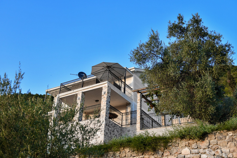 Exterior & Views 2, Villa Dub