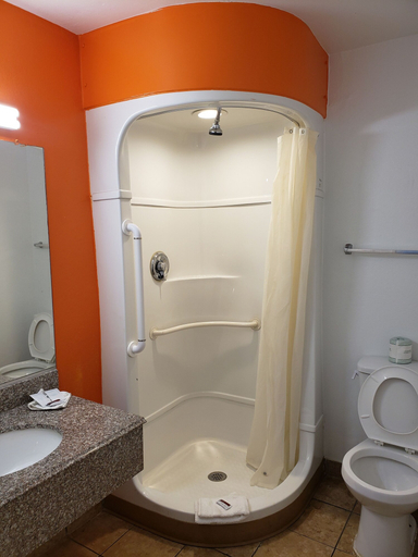Bathroom 3, Nights Stay Hotel, Tulsa