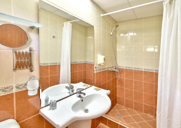 Bathroom 4, Hotel Malibu, Balchik