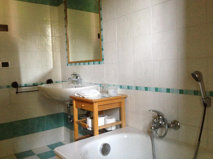 Bathroom 4, Agriturismo Barchessa, Padua