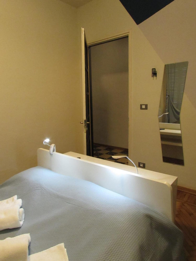 Bedroom 4, Sei Da Noi, Torino