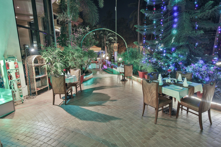 Food & Drinks 5, Neelams The Glitz, North Goa