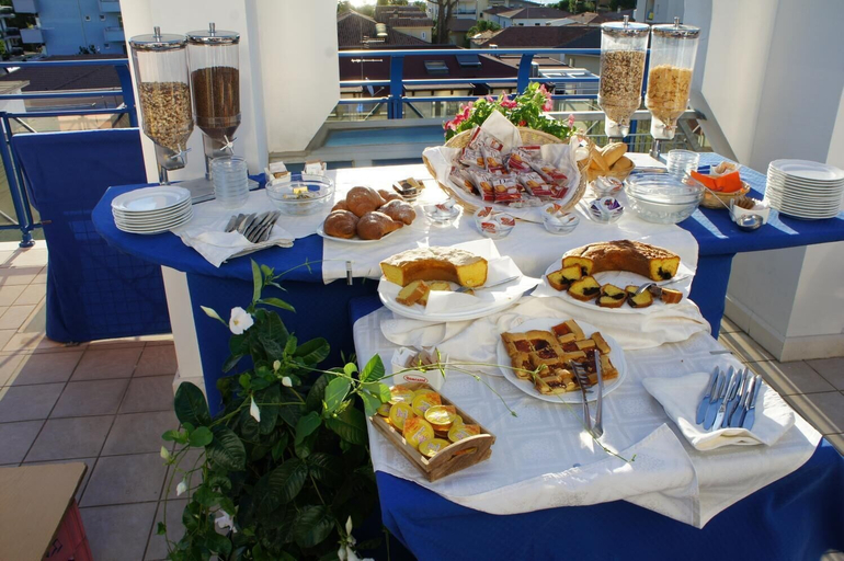 Food & Drinks 4, Hotel smeraldo, Teramo