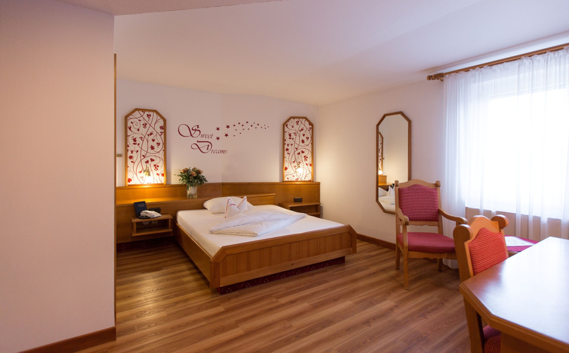 Bedroom 4, Hotel Fränkischer Hof GmbH, Hof