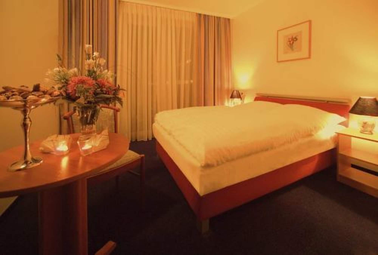 Bedroom 5, Hotel Mercedes Hamburg, Hamburg