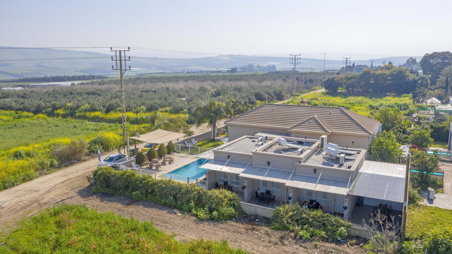 Exterior & Views 2, Zimmer BaSadot