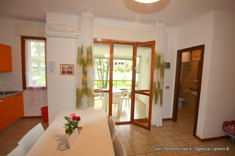 Room 2, Lignano with pool, Udine