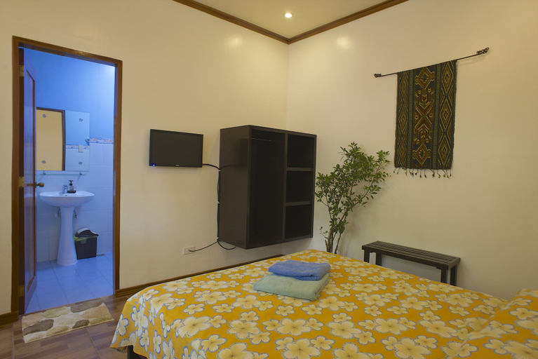 Bedroom 2, DiveGurus Boracay Beach Resort, Malay